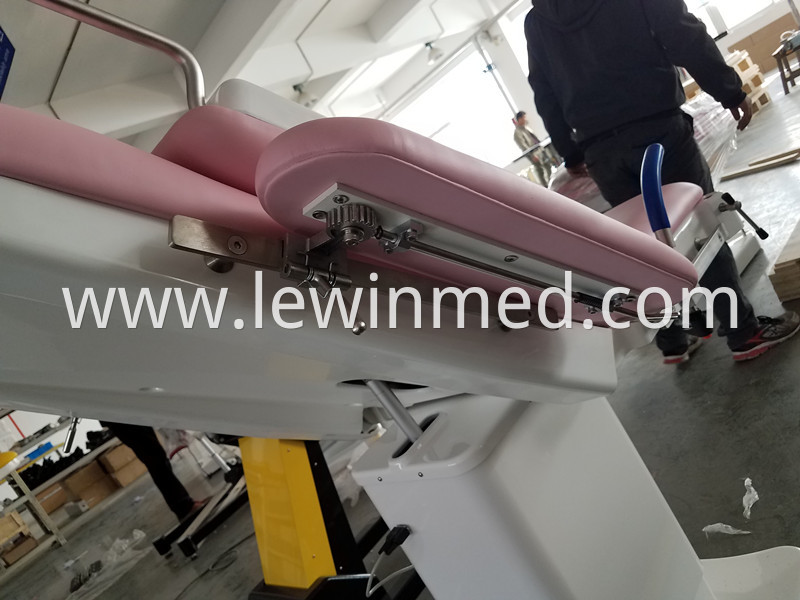 Customize Color Electric Obstetric Exam Bed